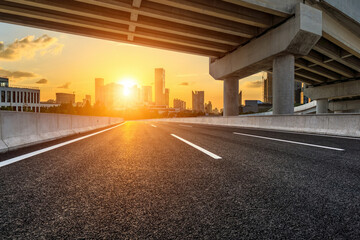 八月完美收官九月再接再厉的句子