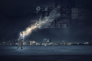 李焕英是贾玲的母亲吗？